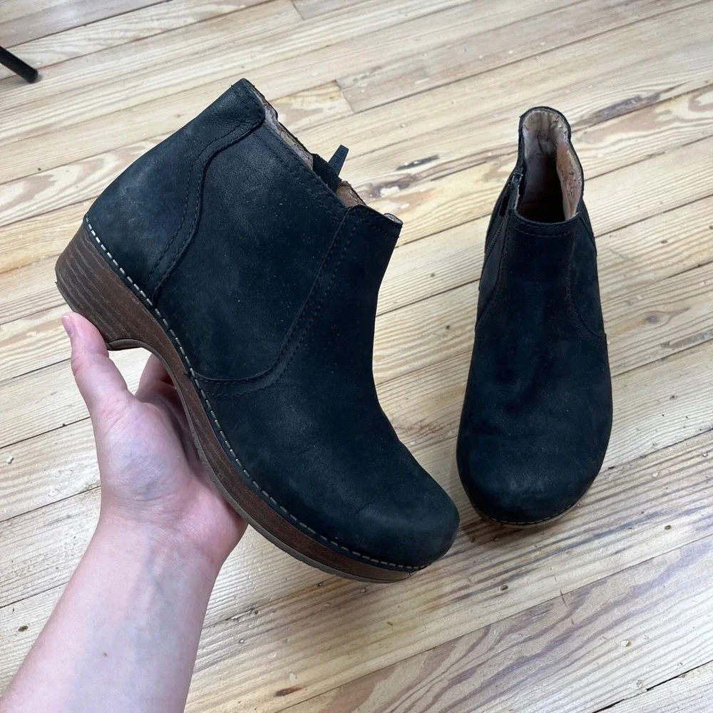 Dansko Black barbara Nubuck clog Ankle Boot Block Heel Side Zip women 38 comfort